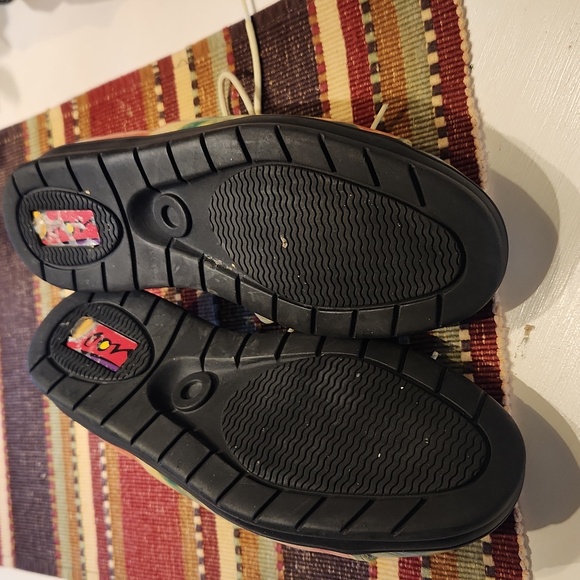 ICON Wearable Art Leather Oxford Walking Shoe Andy Warhol Floral Women's Size 6 - Picture 4 of 6